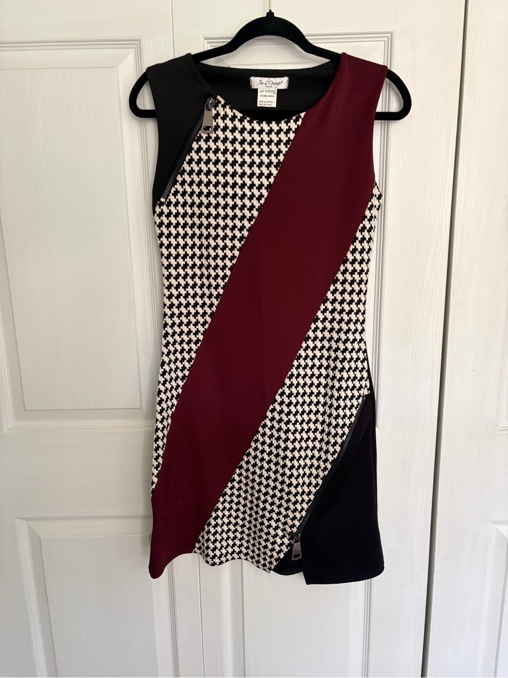 Jus d’Orange Women’s Houndstooth Sheath Dress in Burgundy and Black